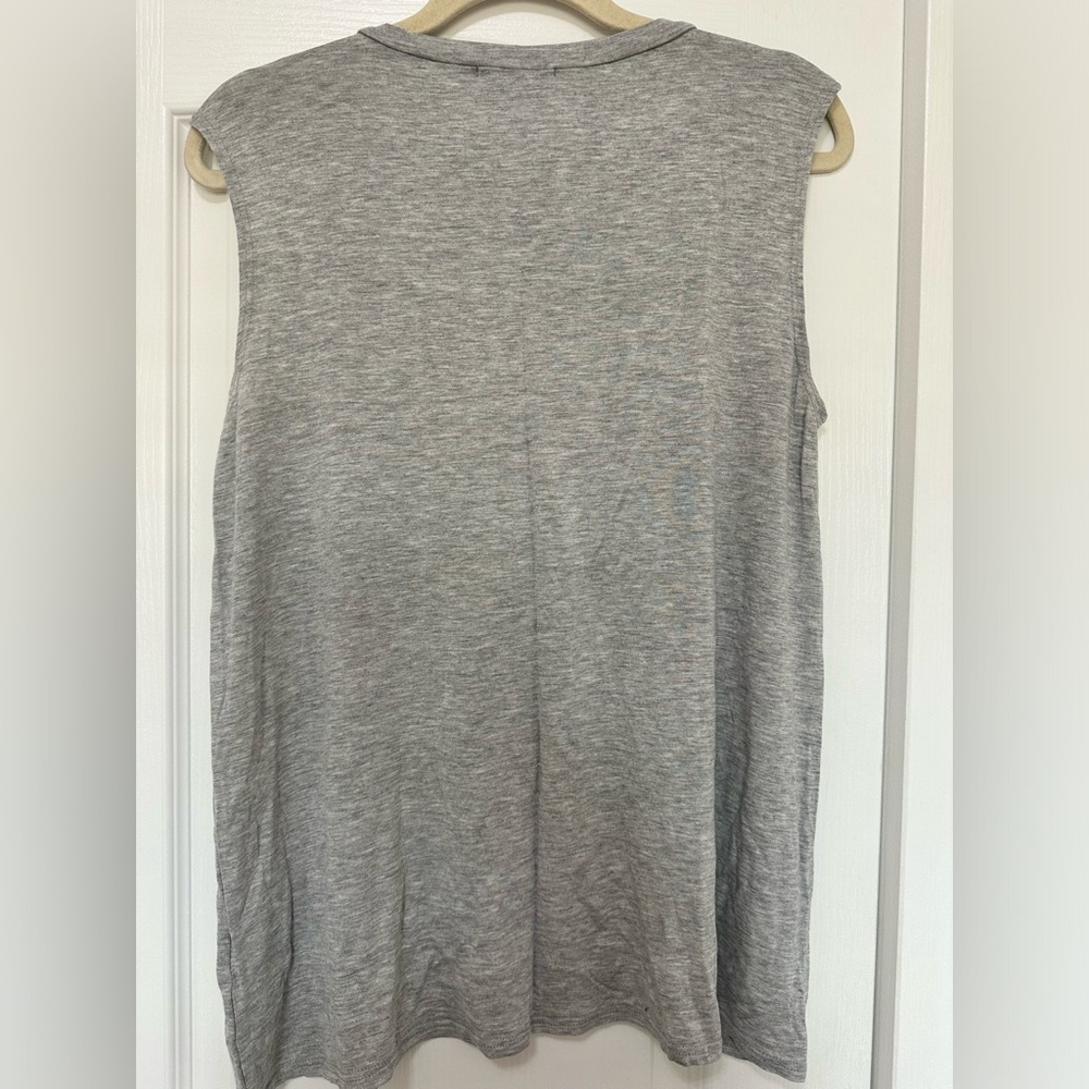Zutter Women’s Tank - Picture 2 of 3